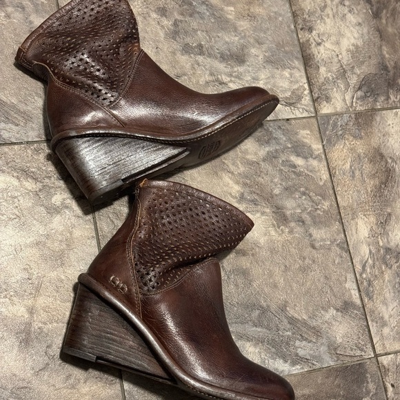 Bed Stu Ducchess Perforated Brown Ankle Boots Sz 8.5 - Picture 2 of 9